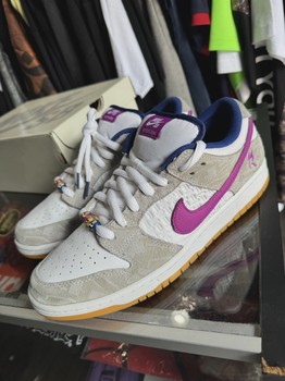 Nike SB Dunk Low Rayssa Leal • Pre-Owned [9444] - view 2