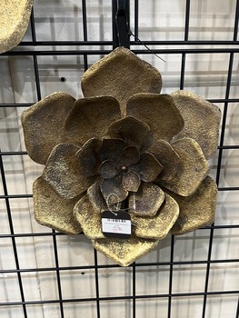 Gold Metal Flower Wall Decor / small