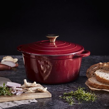 FOUNDRY 24CM CAST IRON CASSEROLE - BORDEAUX RED
