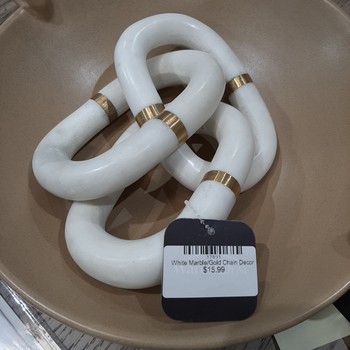 White marble gold chain decor