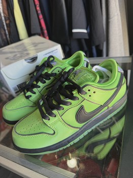 Nike SB Dunk Low The Powerpuff Girls Buttercup • Pre-Owned [4731] - view 2