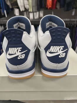 Air Jordan 4 Retro SB Navy • Pre-Owned [2316] - view 4