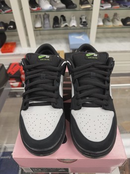 Nike SB Dunk Low Staple Panda Pigeon • Pre-Owned [3651] - view 6