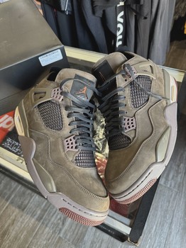 Air Jordan 4 Retro SP A Ma Maniére Dark Mocha • Pre-Owned [7723] - view 3