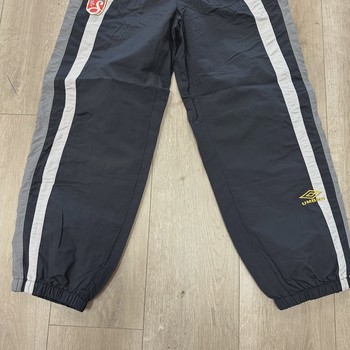 Supreme x Umbro Track Pant Black • Pre-Owned [4893] - view 3