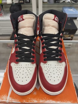 Air Jordan 1 Retro High Original Chicago Lost and Found • Pre-Owned [2087] - view 6