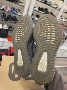 adidas Yeezy Boost 350 V2 Beluga 2.0 • Pre-Owned [1917] - view 5