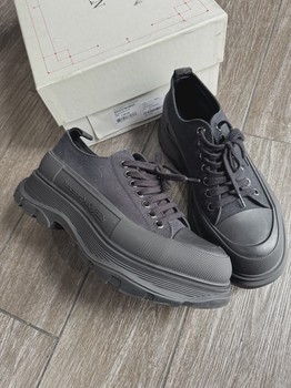 Alexander McQueen Black Low Boot  Sneaker • Pre-Owned [2963] - view 2