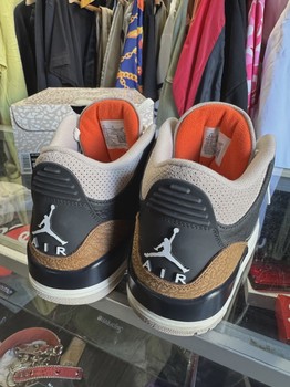 Air Jordan 3 Retro Desert Elephant • Pre-Owned [5420] - view 3