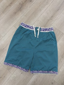 Undefeated shorts • Pre-Owned [8476] - view 2