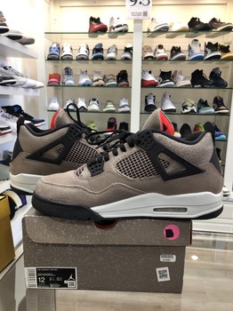 Jordan 4 Retro Taupe Haze • Pre-Owned - view 3