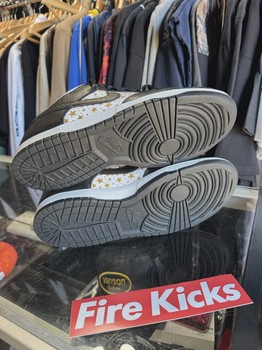 Nike SB Dunk Low Supreme Stars Black (2021)  No Box • Pre-Owned [4119] - view 2