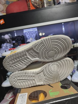 Nike Dunk Low Off-White Lot 6 • Pre-Owned [2262] - view 3