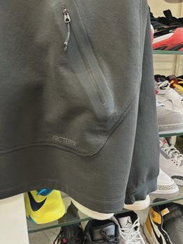 Arc'teryx Leston black hoodie • Pre-Owned [7845] - view 3