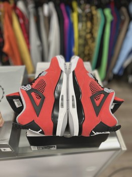 Air Jordan 4 Retro Toro Bravo (2026) • Pre-Owned [6016] - view 3