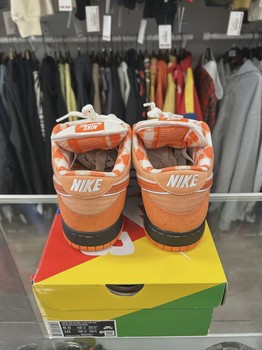 Nike SB Dunk Low Concepts Orange Lobster • Pre-Owned [6633] - view 6