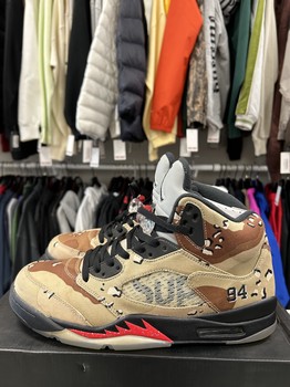 Air Jordan 5 Retro Supreme Desert Camo • Pre-Owned [9261] - view 3