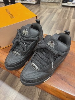 Louis Vuitton Skate Sneaker 9LV • Pre-Owned [2532] - view 2