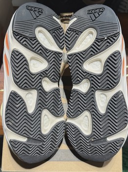 adidas Yeezy Boost 700 Wave Runner • Pre-Owned [6263] - view 4