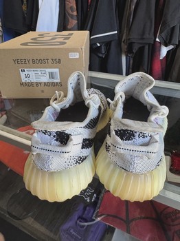 adidas Yeezy Boost 350 V2 Zebra • Pre-Owned [3645] - view 3