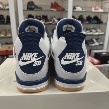 Air Jordan 4 Retro SB Navy • Pre-Owned [3686] - view 3