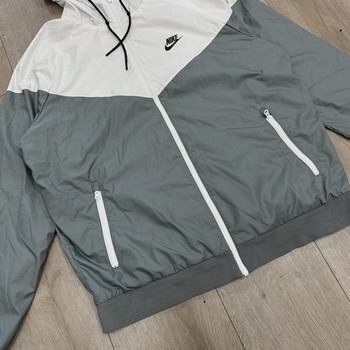 Nike Windrunner Full-Zip Hooded Jacket • Pre-Owned [2096] - view 3