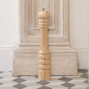 LARGE TRADITIONAL PEPPER MILL
