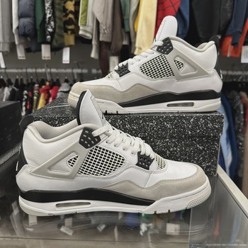 Air Jordan 4 Retro Military Black • Pre-Owned [3694] - view 3