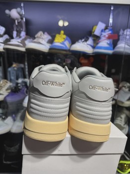 Off White Sneaker • Pre-Owned [4403] - view 3