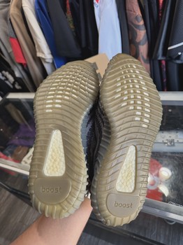 adidas Yeezy Boost 350 V2 Beluga 2.0 • Pre-Owned [9350] - view 3