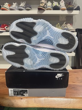 Air Jordan 11 Retro Legend Blue (2024) • Pre-Owned [7510] - view 2