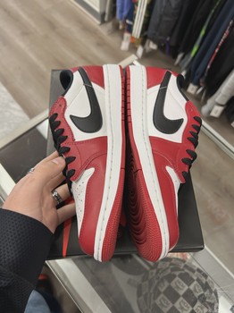 Air Jordan 1 Retro Low Original Chicago (2025) • Pre-Owned [9985] - view 4