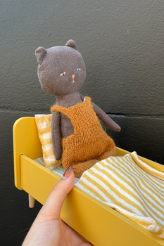 Wooden Bed with Kitten - Yellow