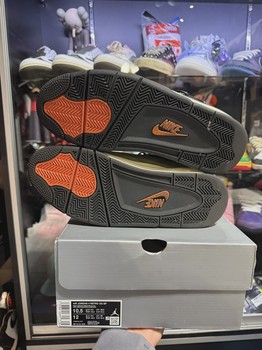 Jordan 4 Retro OG SP Undefeated (2025) • Pre-Owned [5036] - view 2