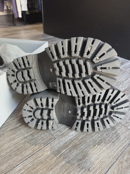Balenciaga Leather Boot • Pre-Owned [9962] - view 4