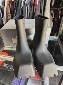 Balenciaga Trooper Rubber Boot  • Pre-Owned [5523] - view 2