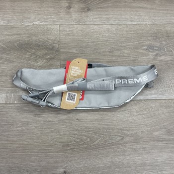 Supreme Small Waist Bag FW22 Silver NEW! - photo 4