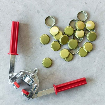 BEER BOTTLE CAPPER WITH 50 CAPS PLUS FREE BOTTLES