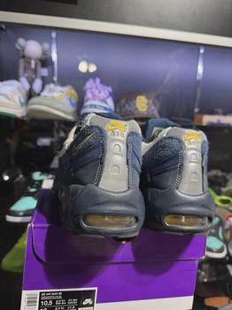 Nike Air Max 95 SB Eric Koston Obsidian Speed Yellow • Pre-Owned [7960] - view 3
