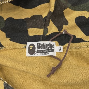 A Bathing Ape (BAPE) 1st Camo Shark Full Zip Hoodie • Pre-Owned [4179] - view 8
