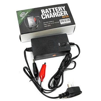 Outdoor Outfitters Battery charger 6V / 12V