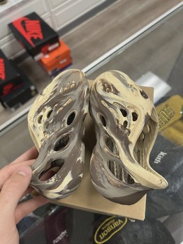 adidas Yeezy Foam RNNR MX Cream Clay (Infants) • Pre-Owned [6476] - view 4