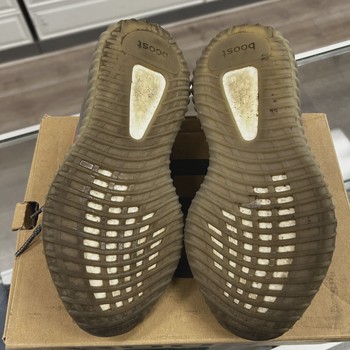 adidas Yeezy Boost 350 V2 Beluga • Pre-Owned [3062] - view 4