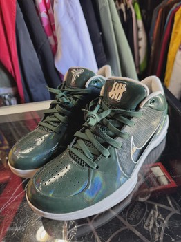 Nike Kobe 4 Protro Undefeated Milwaukee Bucks No Box • Pre-Owned [6405] - view 2