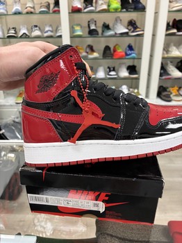 Jordan 1 Retro High OG Patent Bred (GS) - Pre-Owned - view 6
