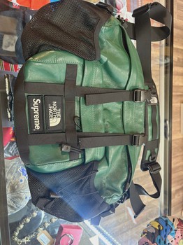 Supreme North Face Leather Side Bag Green • Pre-Owned [6105] - view 2