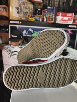 Maison Mihara Hank Red • Pre-Owned [8352] - view 2