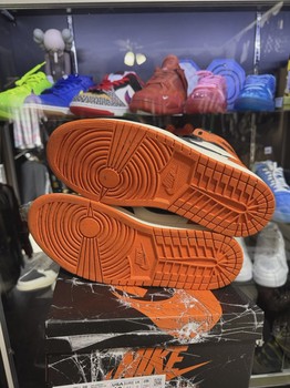 Air Jordan 1 Retro Shattered Backboard • Pre-Owned [6213] - view 4