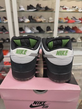 Nike SB Dunk Low Staple Panda Pigeon • Pre-Owned [3651] - view 4