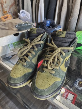 Nike SB Dunk High Hulk • Pre-Owned [6994] - view 2
